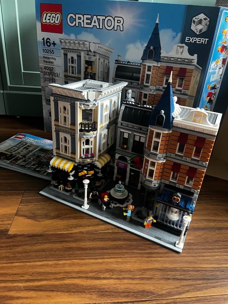 Lego Creator Expert 10255 Assembly Square, Ophalen of Verzenden, Zo goed als nieuw, Complete set, Lego
