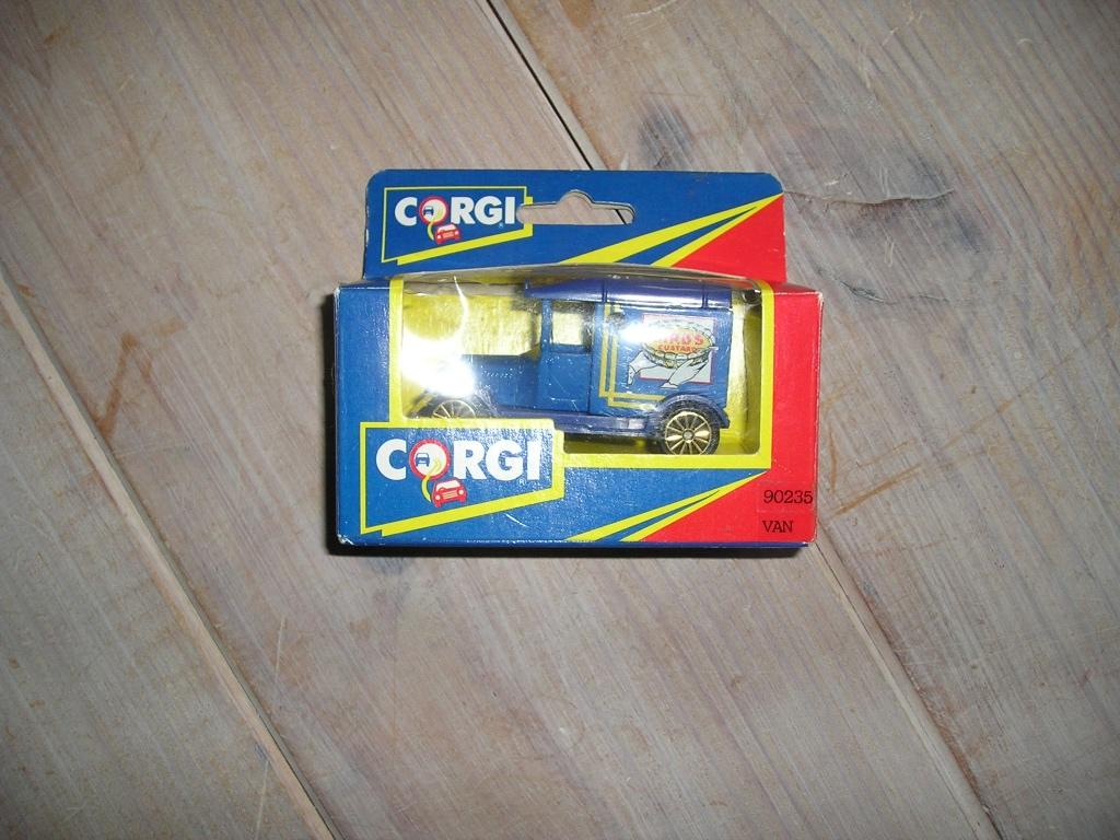 Corgi Toys T Ford Van Bird's Custard, Antiek en Kunst, Antiek | Speelgoed, Ophalen of Verzenden