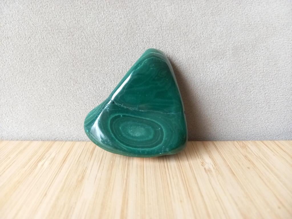 Driehoekige Malachiet - A kwaliteit - 131 Gram - Congo, Natuurlijk Product, Nieuw, Ophalen of Verzenden, Onbekend