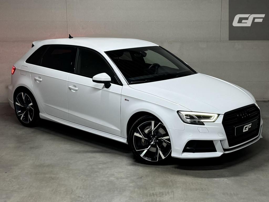 Audi A3 Sportback 35 TFSI S-Line Black Edition Virtual CarPl, Auto's, Audi, Euro 6, 4 cilinders, Leder en Stof, Wit