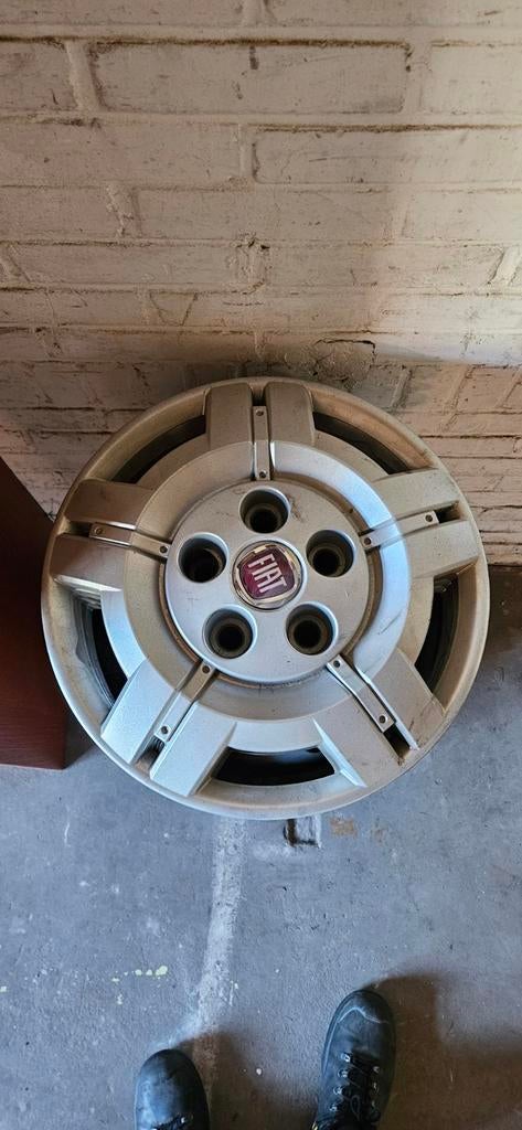 Fiat ducato velgen 16 inch met doppen  etwaarde 68, Ophalen, Zo goed als nieuw