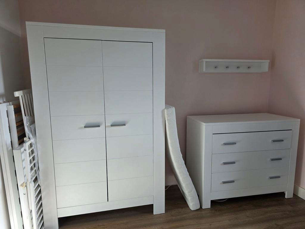 Bopita Babykamer Wit Compleet: Ledikant, Kast, Commode, Kinderen en Baby's, Kinderkamer | Complete kinderkamers, Ophalen, Gebruikt