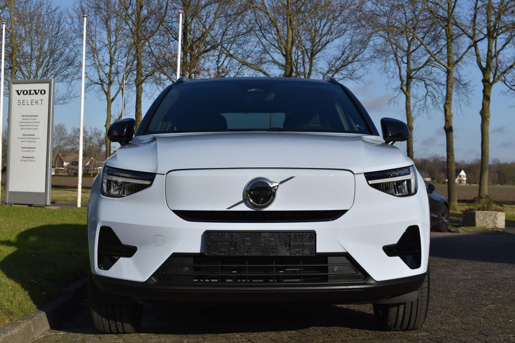 Volvo EX40 Extended Range 252PK Plus 82KWH | Visual park ass, Auto's, Volvo, Automaat, 575 km, 252 pk, Blauw