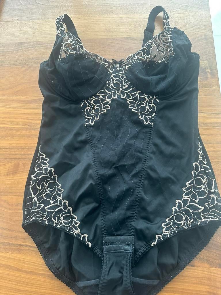 Prima Donna  zwarte body maat 90C deauville, Ophalen of Verzenden, Body of Korset