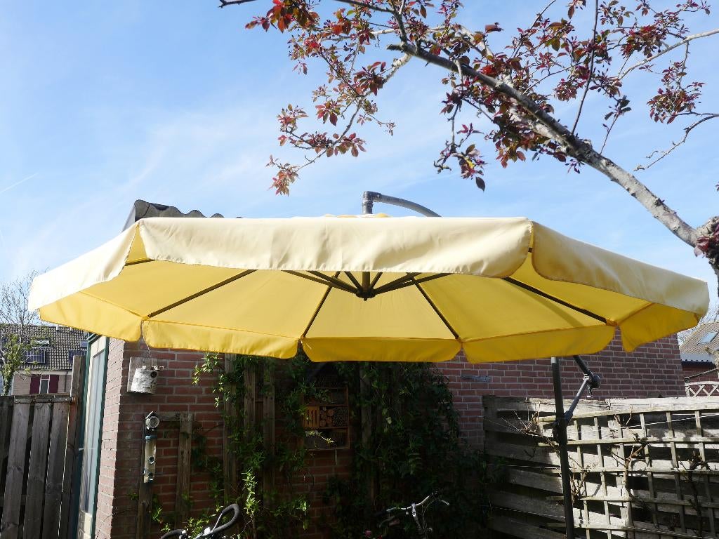 Zweefparasol , diameter 3 meter, Tuin en Terras, Parasols, Ophalen, Gebruikt, 2 tot 3 meter, Zweefparasol