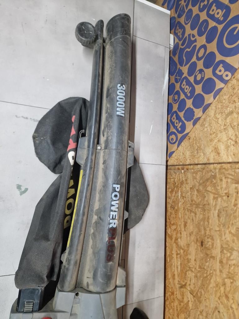 Powerplus Bladblazer 3000W - Elektrisch, Tuin en Terras, Bladblazers, Gebruikt, Met opvangzak, Handgedragen, Ophalen of Verzenden
