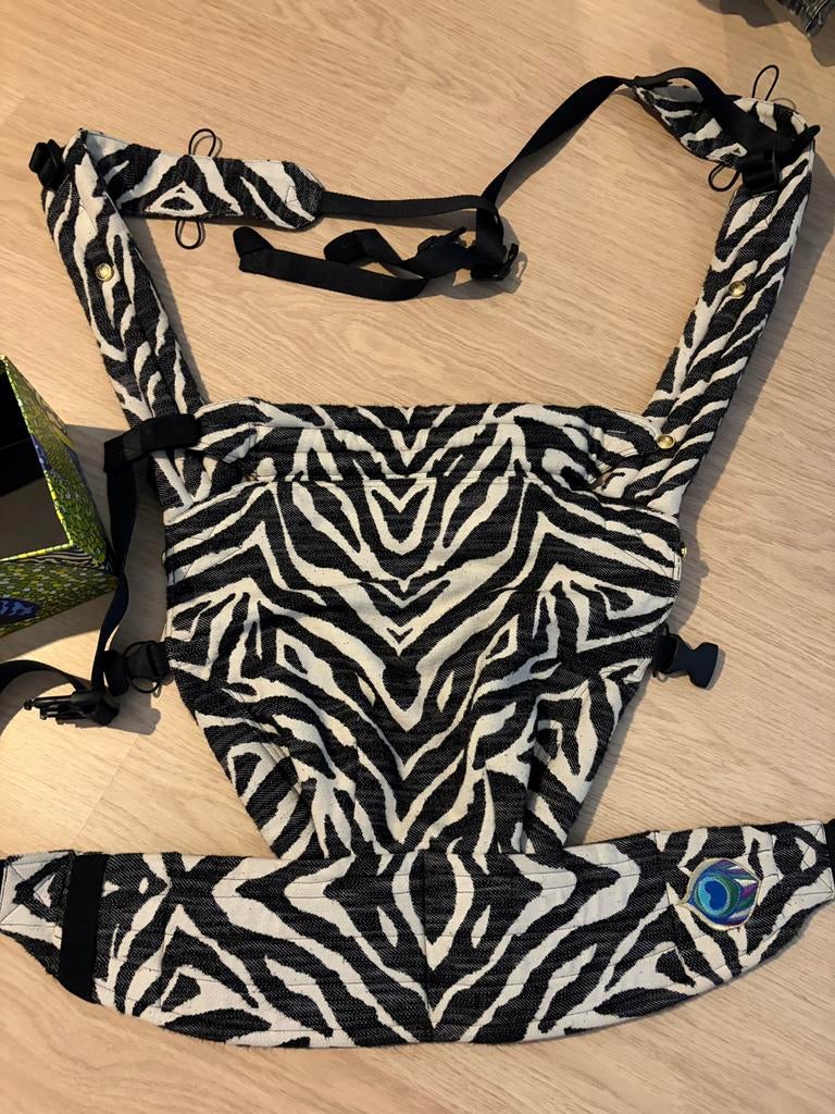 Artipoppe draagzak zeitgeist zebra z.g.a.n., Overige merken, Buik of Rug, Ophalen of Verzenden, Zo goed als nieuw