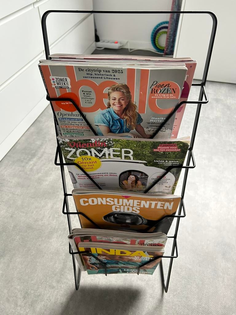 Zwart metalen tijdschriften rek, Ophalen, Gebruikt