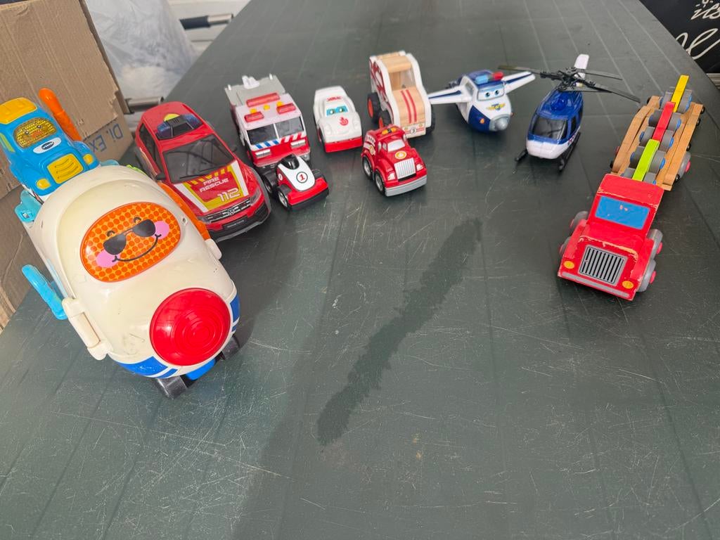 Verschillende speelgoedvoertuigen, Ophalen, Gebruikt