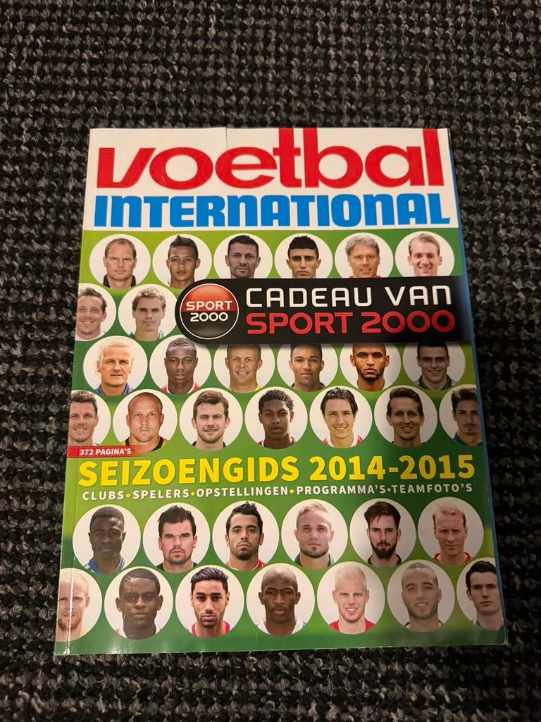 Voetbal International seizoengids 2014-2015, Ophalen of Verzenden, Zo goed als nieuw, Artiest