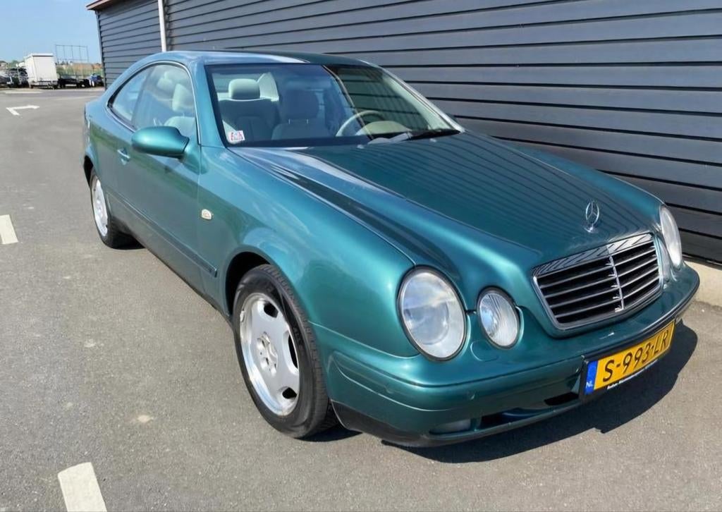 Mercedes-Benz CLK320 Coupe Sport AUT 1999 Groen, Auto's, Mercedes-Benz, Automaat, 745 kg, Beige, 4 stoelen