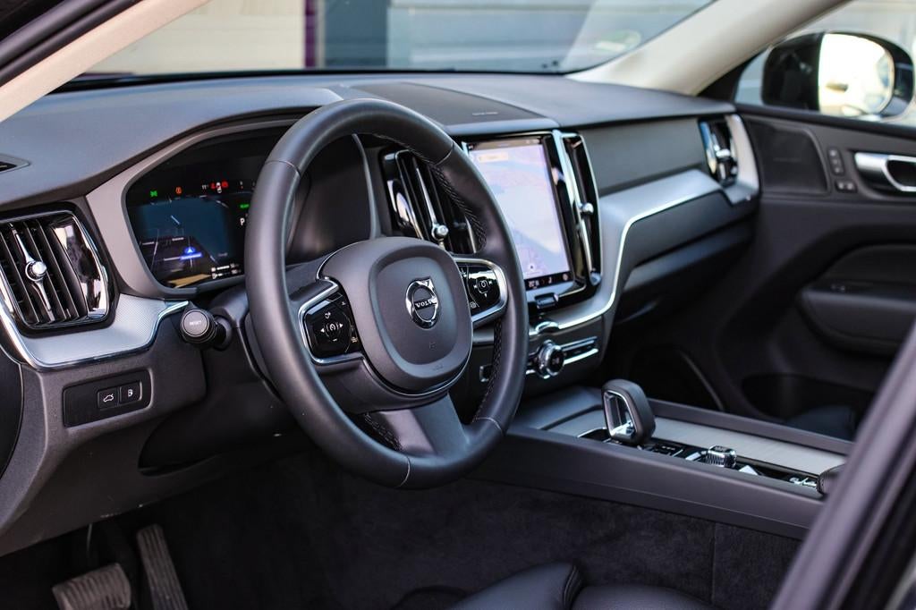 Volvo XC60 2.0 T6 Plug-in hybrid AWD Plus Bright *Pano*H/K*C, Gebruikt, 4 cilinders, 1969 cc, Zwart