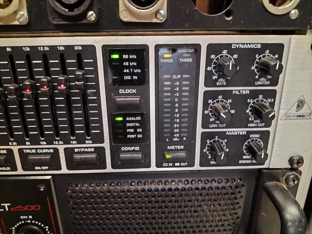 Te koop een gebruikte equalizer DEQ1024, Ophalen of Verzenden, Gebruikt, Minder dan 500 watt