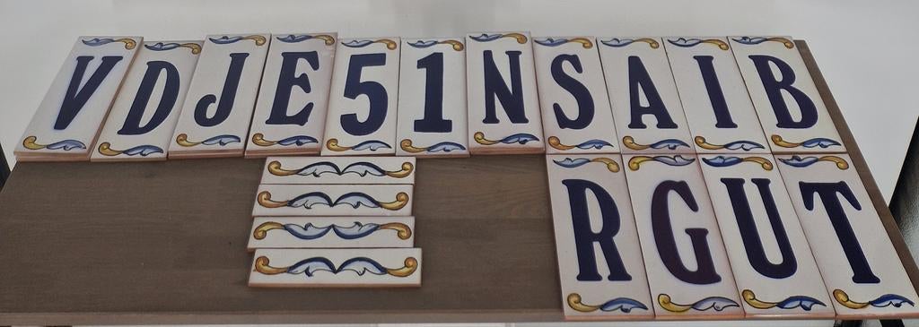 Vintage Spaanse Keramische Huisnummer / Naam Tegels, Ophalen of Verzenden