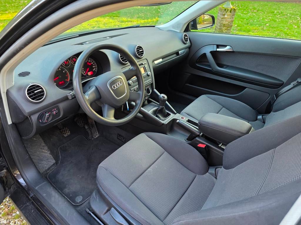 Audi A3 1.6 Attraction AIRCO/cruise *117.000km*, Auto's, Audi, Voorwielaandrijving, Electronic Stability Program (ESP), Gebruikt