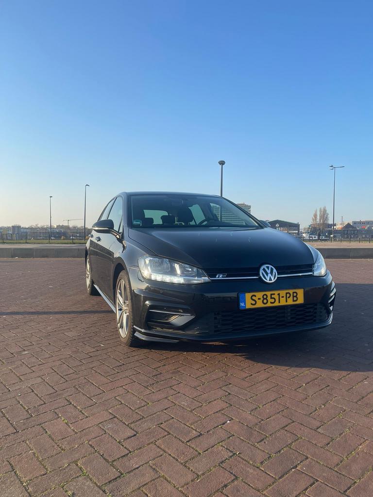 Volkswagen Golf 7.5 R Line - FACELIFT - VIRTUAL, 1498 cc, 4 cilinders, Zwart, 149 pk