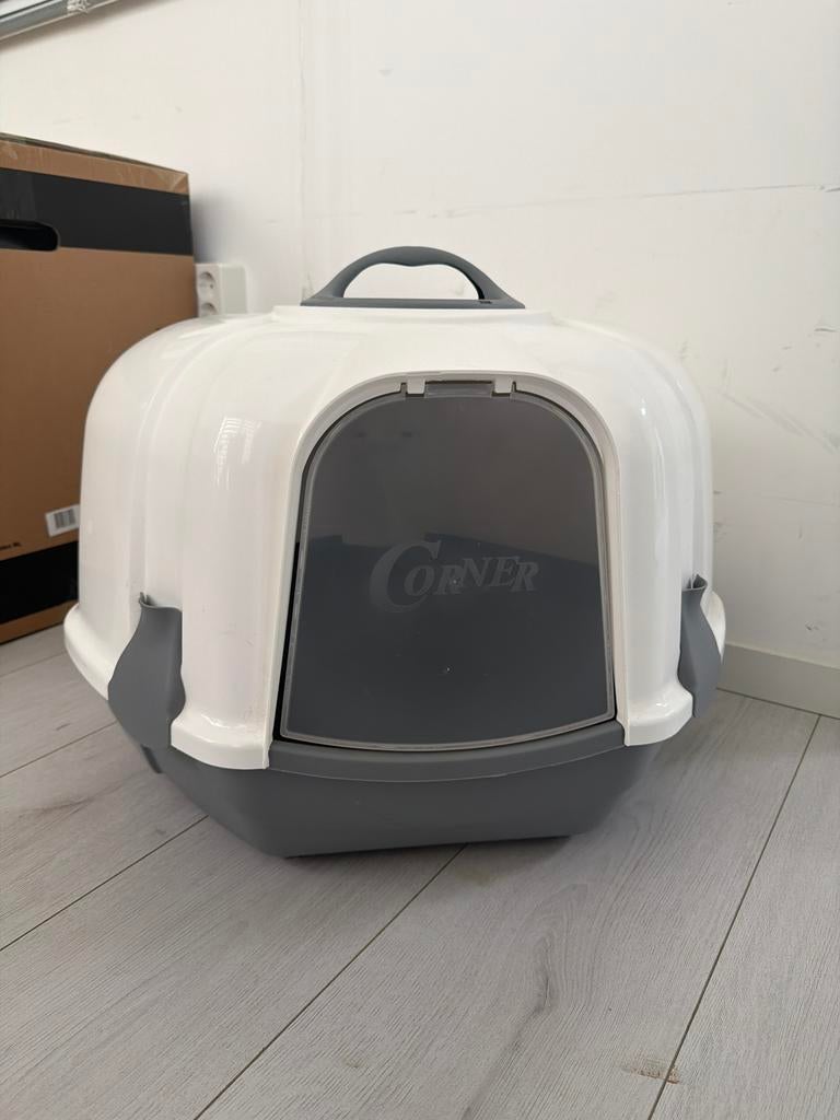 Savic Nestor Corner Kattenbak – Ongebruikt Hoekmodel, Ophalen, Nieuw, Gesloten