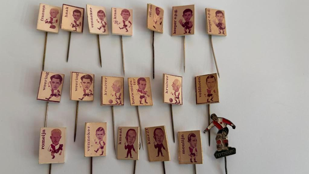 * Pins Feyenoord 1965, Verzamelen, Ophalen of Verzenden, Zo goed als nieuw, Feyenoord