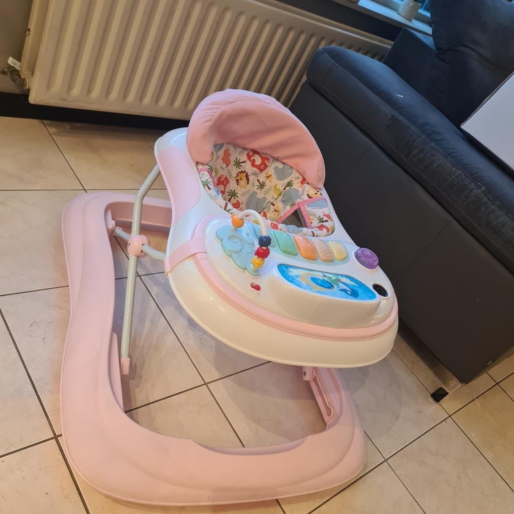 Roze loopwagentje met muziek van Kekk, Ophalen, Gebruikt, Overige typen, Met wieltjes