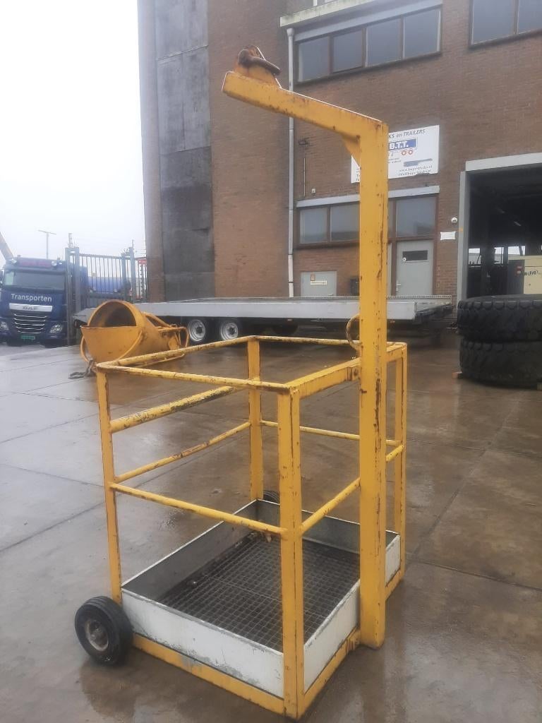 hijsbak / werkbak / werkkooi, Ophalen, Gebruikt