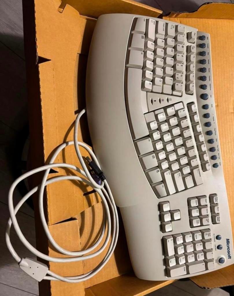 Microsoft Natural Pro Keyboard PS2, Computers en Software, Toetsenborden, Ophalen of Verzenden, Zo goed als nieuw