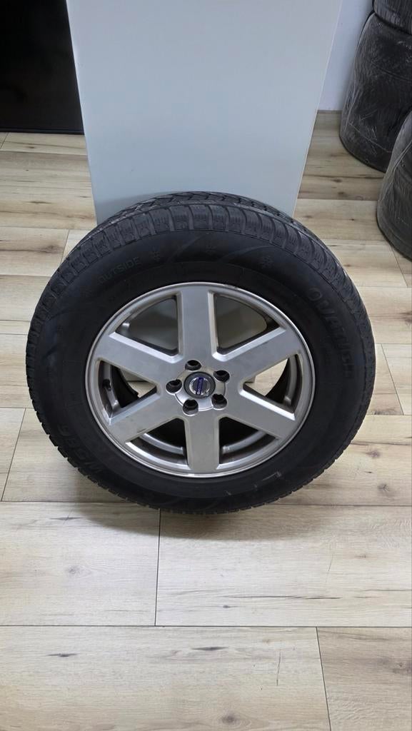 Volvo Winterbanden met velg 17 inch - 235/65R17, Gebruikt, Banden en Velgen, 17 inch, 235 mm