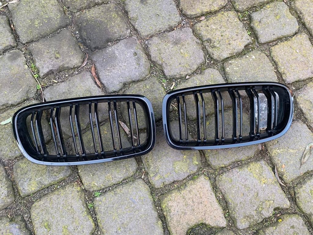 Grill / Nier - Glanzend zwart - BMW F30 F31, Auto diversen, Tuning en Styling, Ophalen