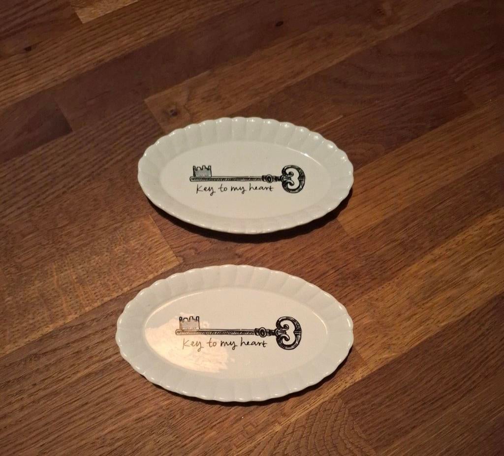 2 Blond Amsterdam Petit Fours Schaaltjes - Key to My Heart, Porselein of Keramiek, Schaal, Ophalen of Verzenden, Zo goed als nieuw