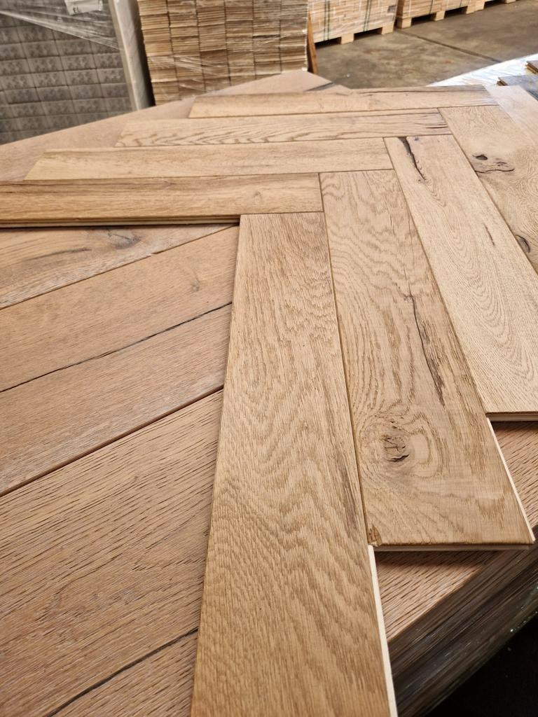 Partij Eiken visgraat geborsteld rustiek barnwood vloeren!, Ophalen of Verzenden, Nieuw, 75 m² of meer, Parket