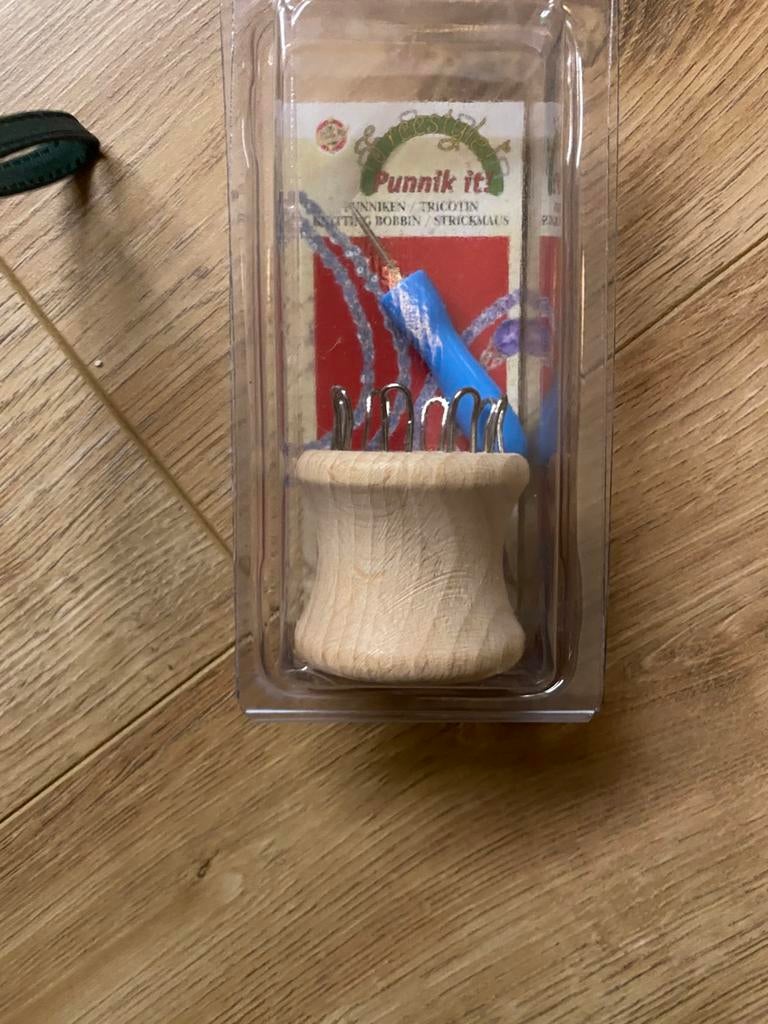 Punnik klosje, Ophalen of Verzenden, Zo goed als nieuw