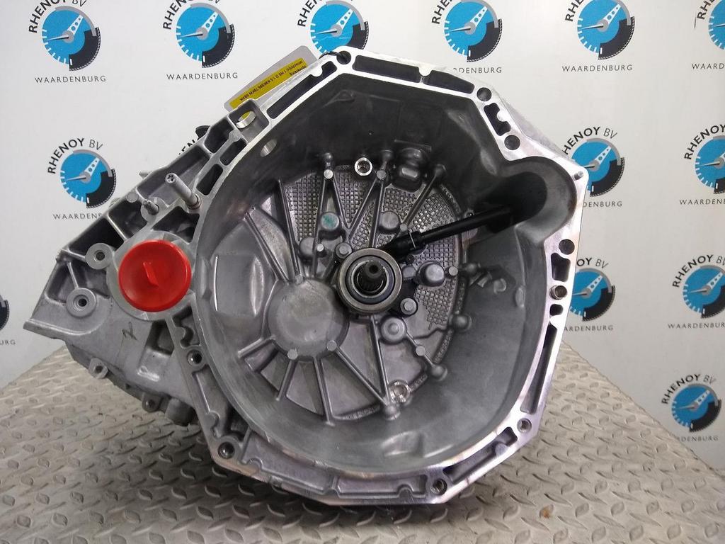 DACIA DUSTER TRANSMISSIE / VERSNELLINGSBAK 2015, Ophalen of Verzenden, Nieuw, Stiba lid