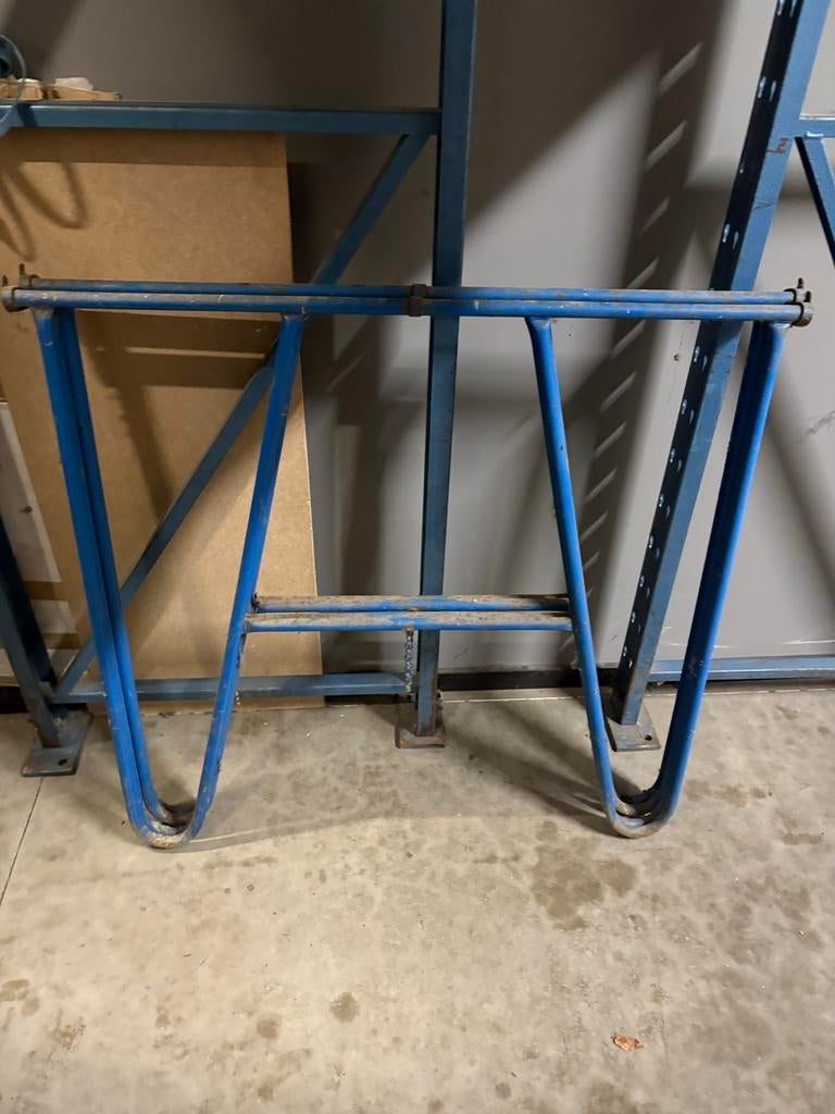 Blauwe metalen werkbok van stalen buisframe – stevig model, Doe-het-zelf en Verbouw, Steigers, Ophalen, Zo goed als nieuw, Overige typen