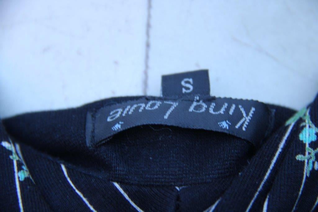 Jasje zwart/ rood King Louie mt S Vaste prijs, Zwart, Ophalen of Verzenden, Zo goed als nieuw, Jasje