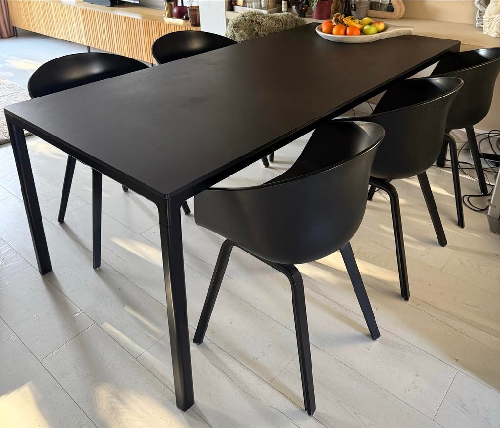 Zwarte eettafel set van HAY, Huis en Inrichting, Tafels | Eettafels, Ophalen, Overige materialen, Gebruikt, Design strak