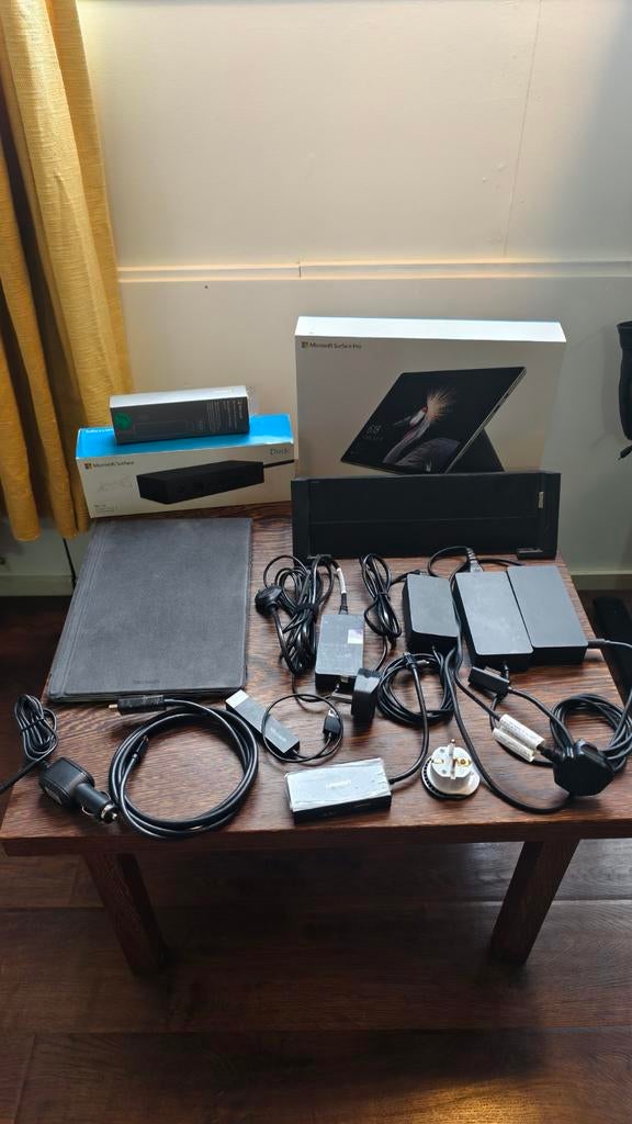 Microsoft Surface Pro 5 met 2 Docking Station en Accessoires, Computers en Software, Dockingstations, Laptop, Ophalen of Verzenden