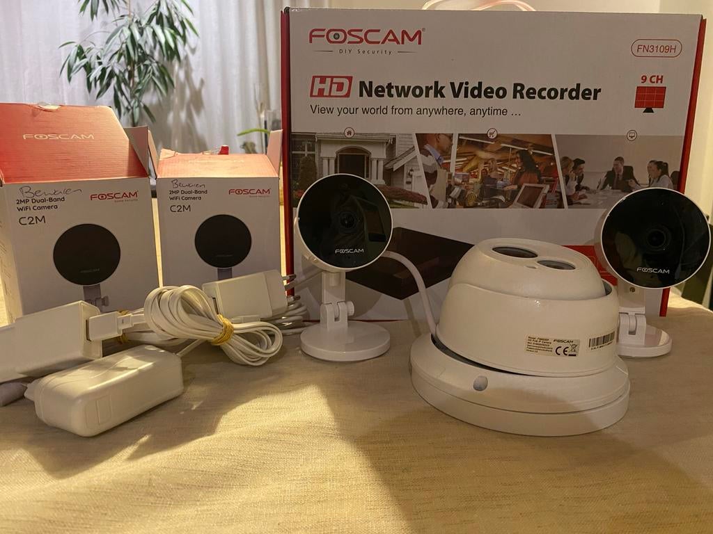 Foscam beveiligingsset met 3 camera's + HD recorder, Ophalen of Verzenden, Gebruikt, Binnencamera