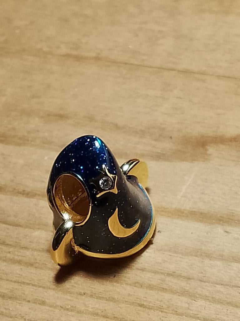 Zilveren Disney muts bedel voor bedelarmband, Sieraden, Tassen en Uiterlijk, Bedels, Ophalen of Verzenden