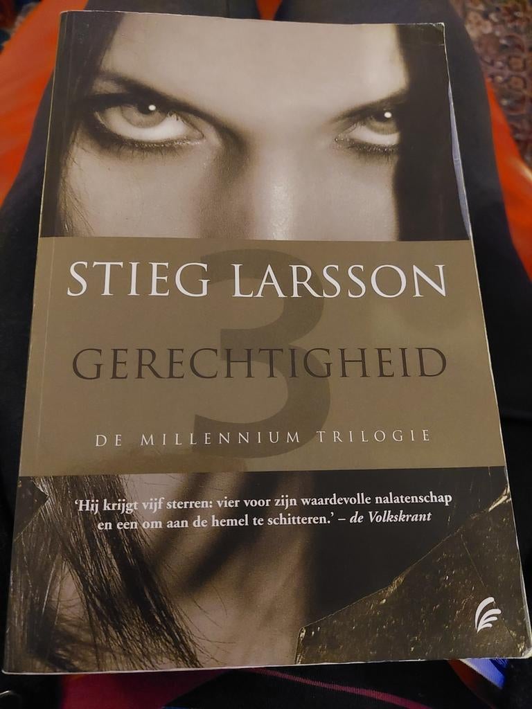 GERECHTIGHEID - STIEG LARSSON  trilogie, Boeken, Ophalen, Gelezen