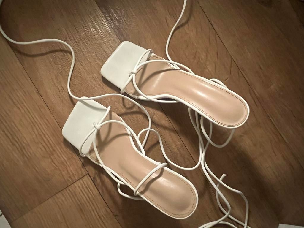 Tie up Hakken (wit), Ophalen of Verzenden, Zo goed als nieuw