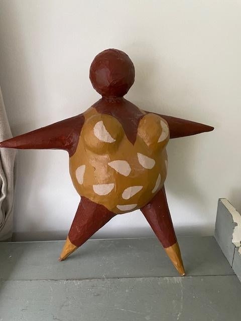 Beeld papier mache. Dikke volle dame in badpak. Curacao., Ophalen