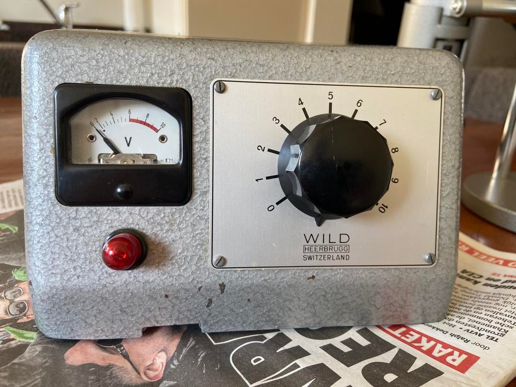 Vintage microscopeerlamp Lamp met statief Olympus tokyo, Audio, Tv en Foto, Optische apparatuur | Microscopen, Ophalen of Verzenden