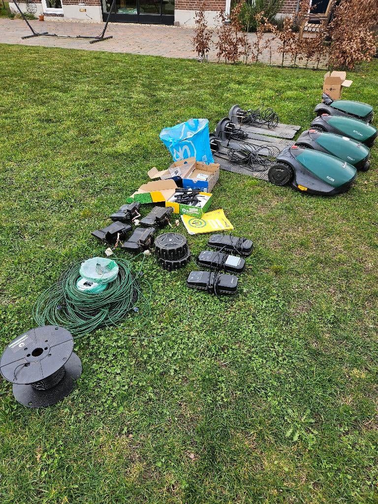 Robotgrasmaaiers Robomow, Tuin en Terras, Gebruikt, Met regensensor, 20 tot 25 cm, Ophalen