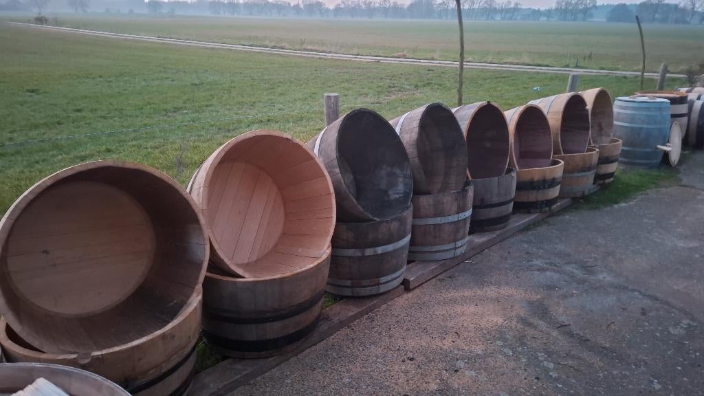 drinkbakken van eiken wijn of wiskeyvat, Dieren en Toebehoren, Paarden en Pony's | Overige Paardenspullen, Ophalen, Zo goed als nieuw