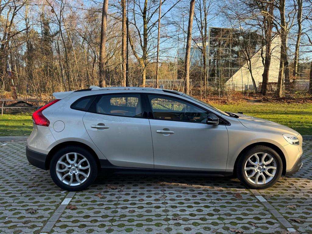 Volvo V40 Cross Country 1.5 T3 Nordic+ Pano l BLIS, Euro 6, 152 pk, V40, Elektrische buitenspiegels