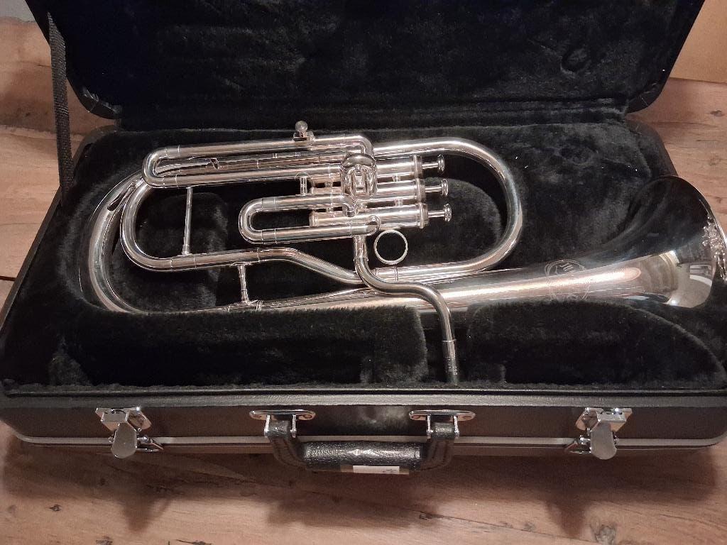 Jupiter JAH-567 althoorn z.g.a.n., Ophalen of Verzenden, Zo goed als nieuw, Althoorn of Eshoorn, Met koffer