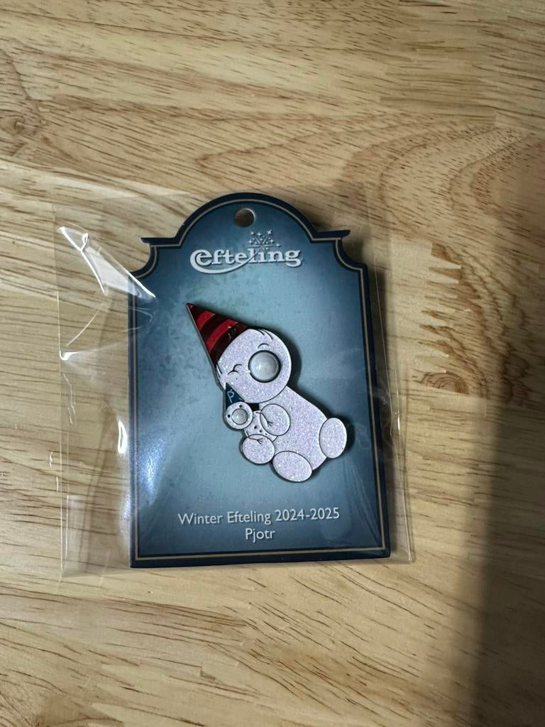 Efteling winter pin, Verzamelen, Efteling, Ophalen of Verzenden, Zo goed als nieuw, Button of Speldje