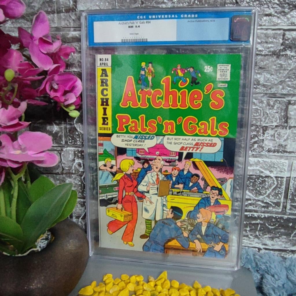 CGC Archie's Pals 'n' Gals #84 1974 NM 9.4, Amerika, Ophalen of Verzenden, Zo goed als nieuw, Meerdere comics