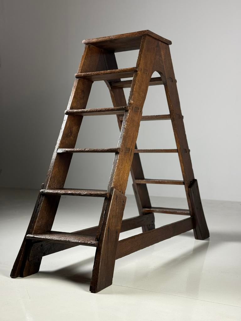 Bibliotheektrap eiken antiek