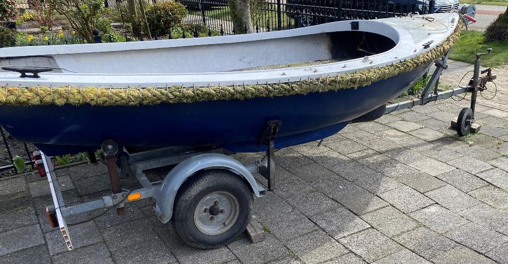 Mooi Bootje met kniktrailer 3,70m, Ophalen, Gebruikt