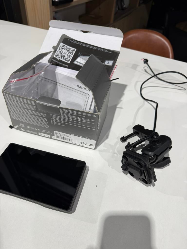 Garmin zumo XT 2 compleet met steun en doos, Ophalen, Zo goed als nieuw